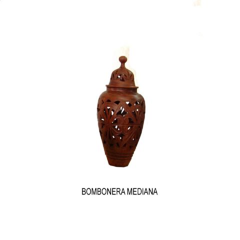 BOMBONERA.