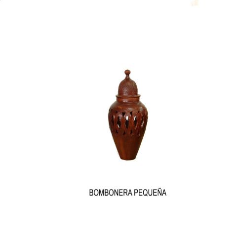 BOMBONERA.